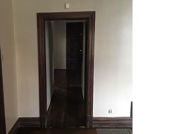 5th image of 33 N Waller Ave