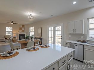 10631 Atkins Ridge Dr, Charlotte, NC 28213