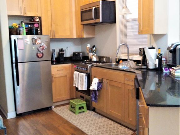 5th image of 2102 W Erie St #1