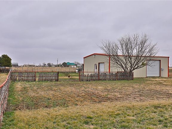3rd image of 850 Mesquite Ln