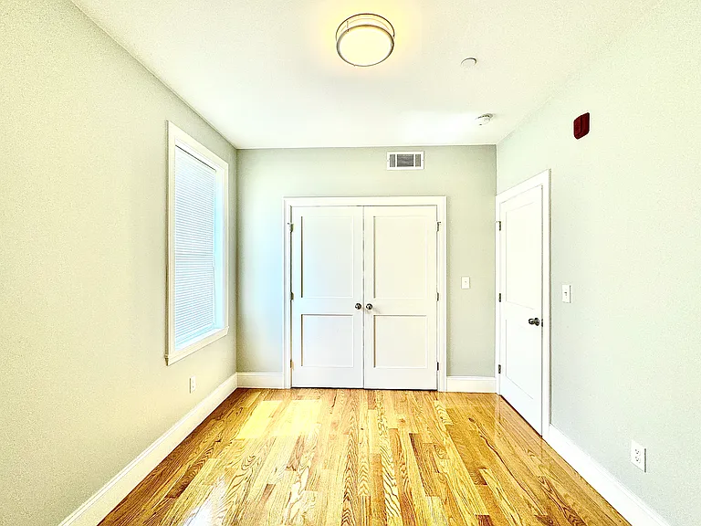 495 Geneva Ave #3 — Photo 5
