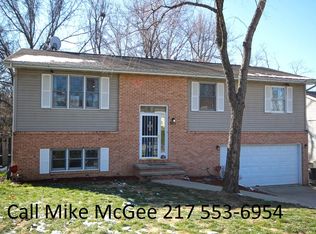 901 Diane Ct, Springfield, IL 62702