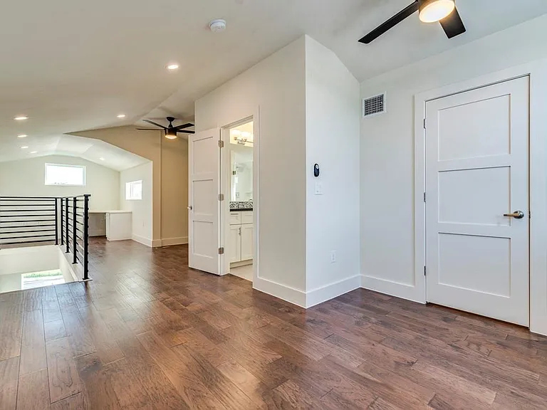 6412 Carson Rdg #B — Photo 18