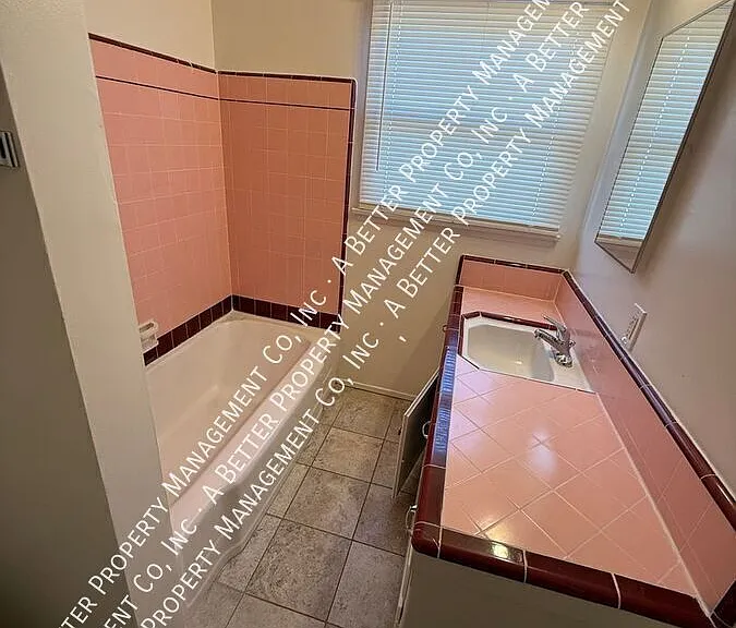 1135 E Appleton St #8 — Photo 5
