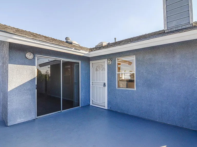 3118 Theresa St — Photo 3