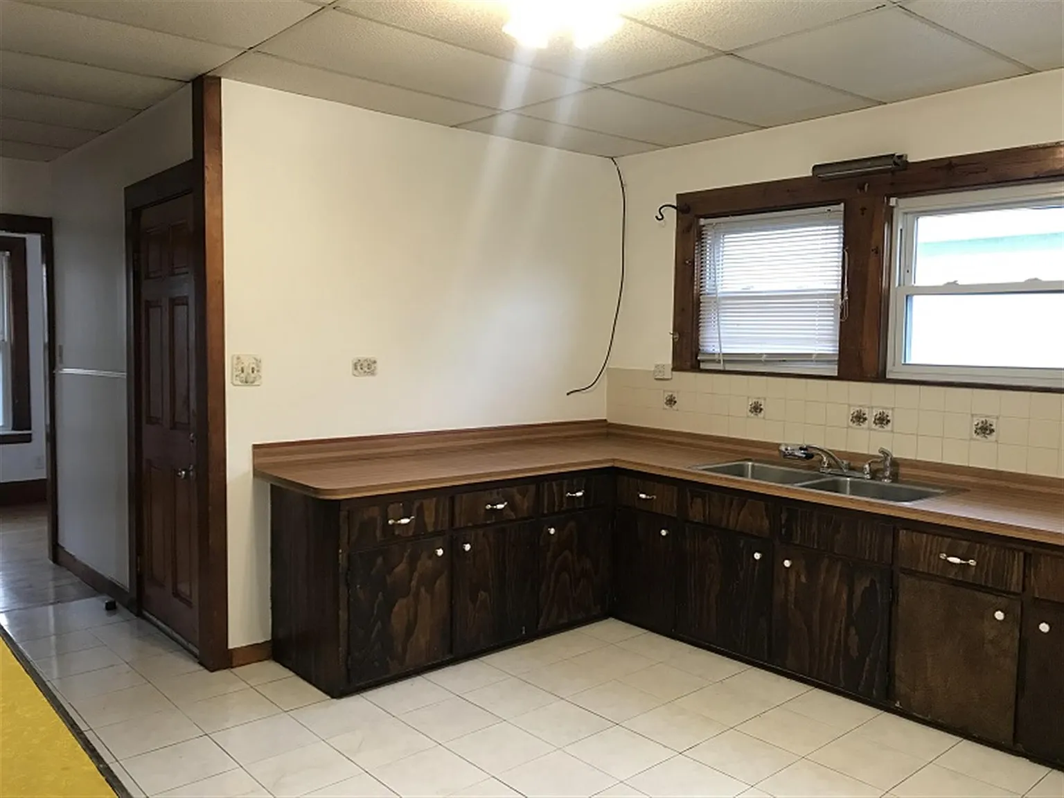 3 bed, 1100 sqft, $3,000 — Photo 4