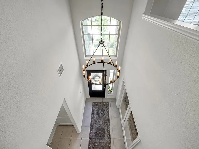 508 Loft Ct — Photo 12
