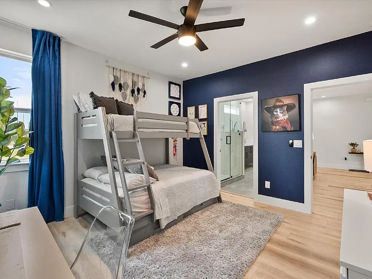4029 Ivanhoe Ln — Photo 27