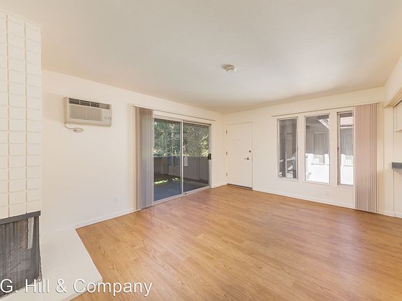 4th image of 2057 Camel Ln APT 28