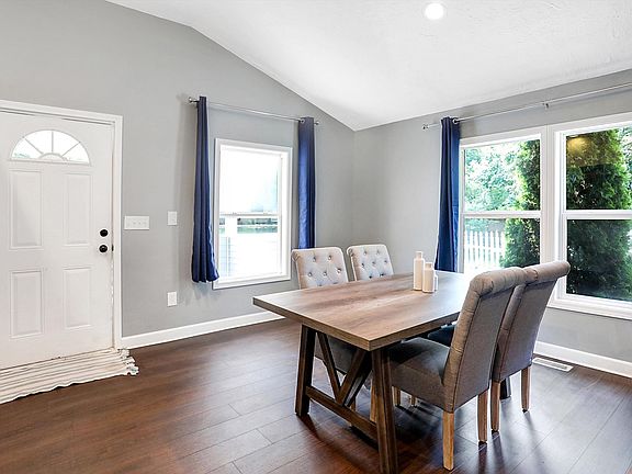 4th image of 21297 Clare Ave