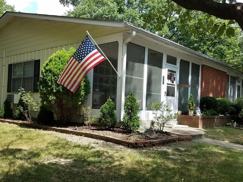 1st image of 92A Edinburgh Ln #1001