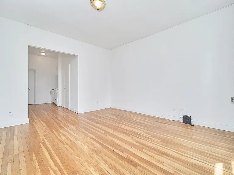353 W 44th St #4A — Photo 2