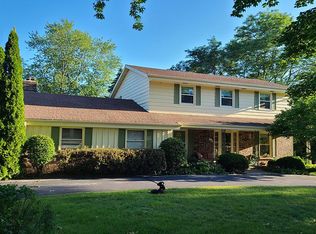 9245 N Waverly Dr, Bayside, WI 53217