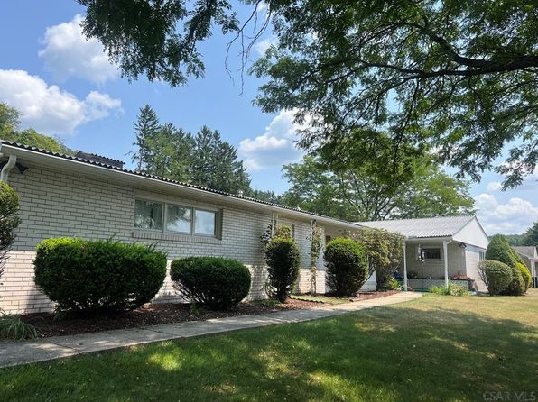 2803 Somerset Ave, Windber, PA 15963