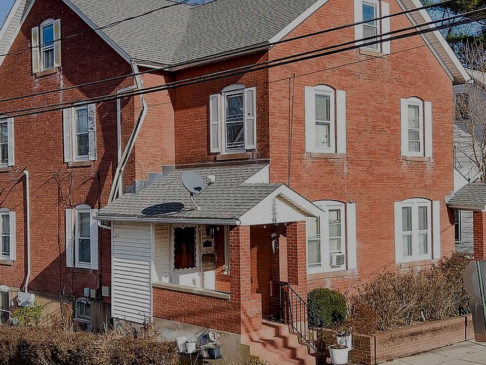 1st image of 32 Spring St #1