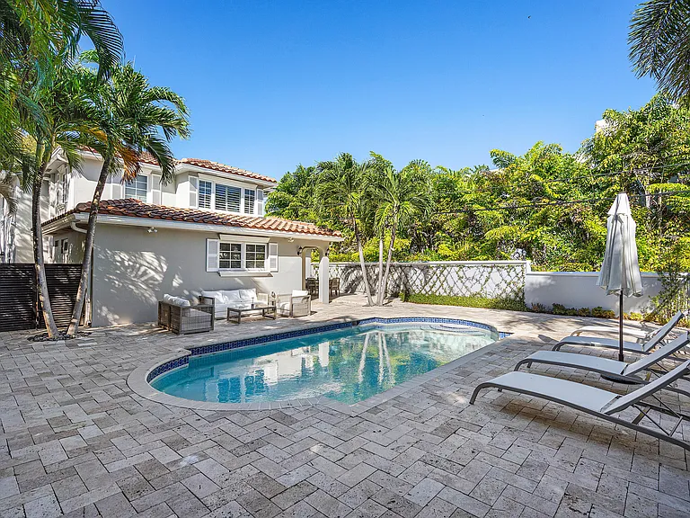 820 Palm Trl — Photo 36