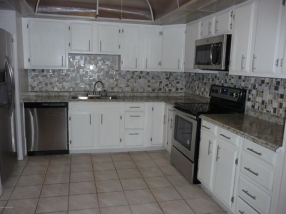2nd image of 515 Ronnie Dr #515
