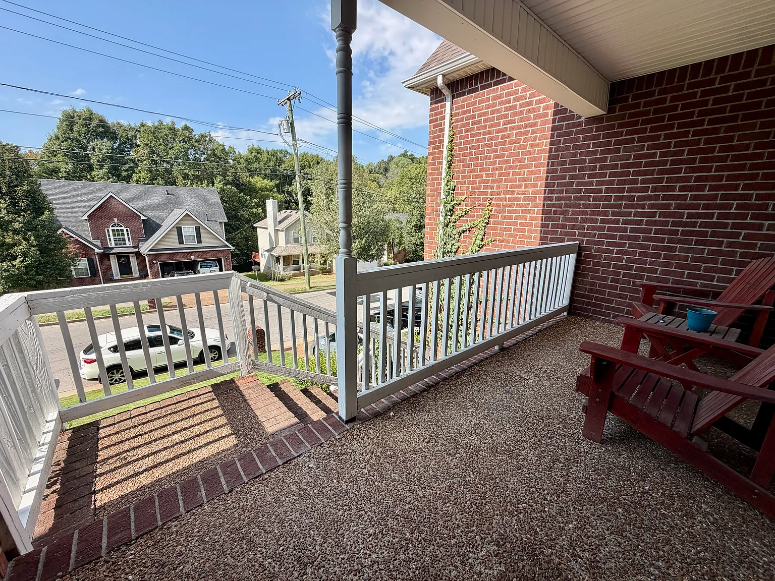 5 bed, 2.5 bath, 3000 sqft, $700 — Photo 2