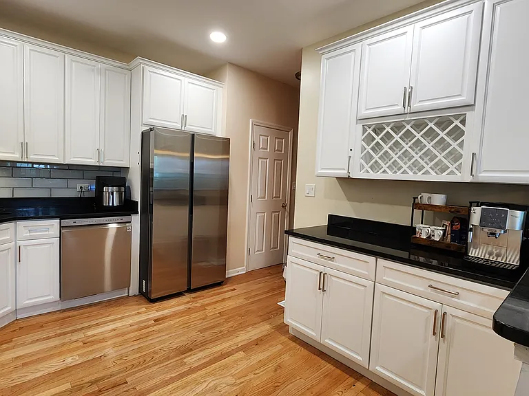 1807 Monroe Ct — Photo 5
