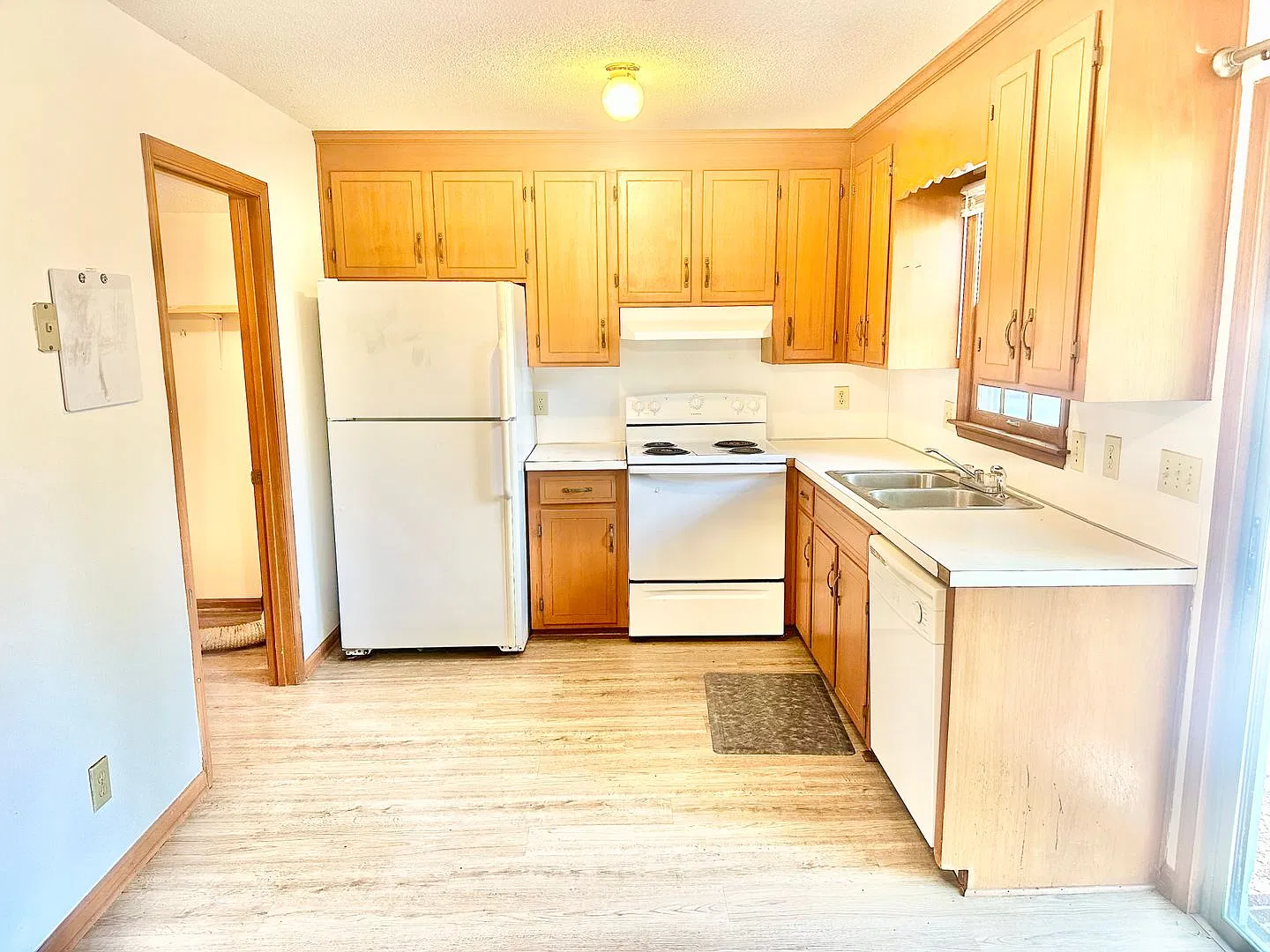 105005001 — Photo 3