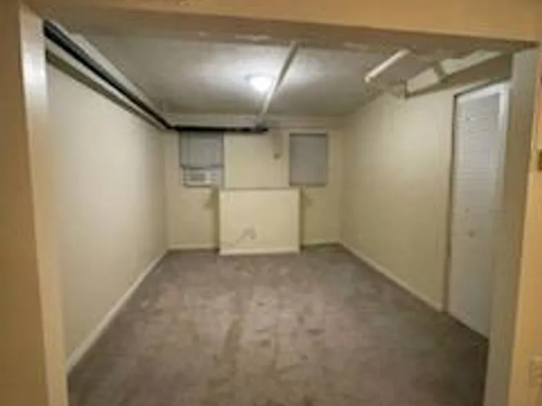 1347 W Carmen Ave — Photo 11