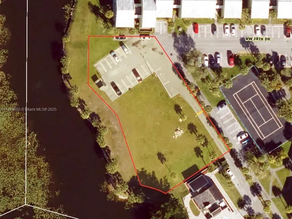 28 Nw Dr, Pompano Beach, FL 33065