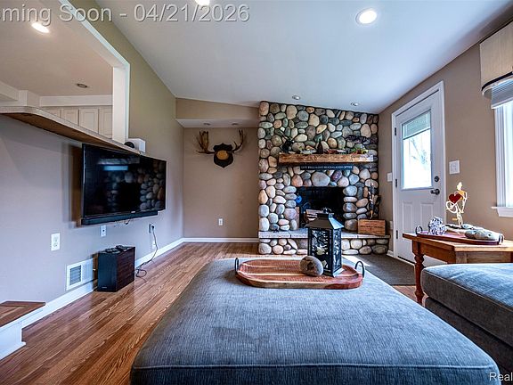 5th image of 3317 Normandy Rd