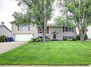 1324 9th St NW, Clinton, IA 52732