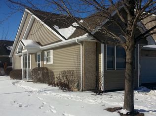 822 Paige Ln, Hampshire, IL 60140