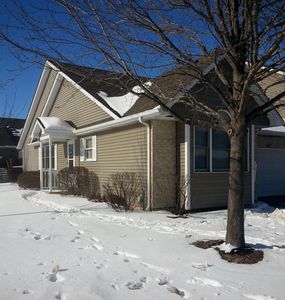 822 Paige Ln, Hampshire, IL, 60140