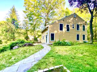 4 Lake Kitchawan Dr, South Salem, NY 10590