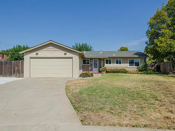 4th image of 8000 Casuarnia Ct