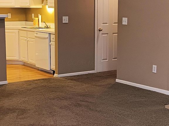 5th image of 465 Charlescarn Dr