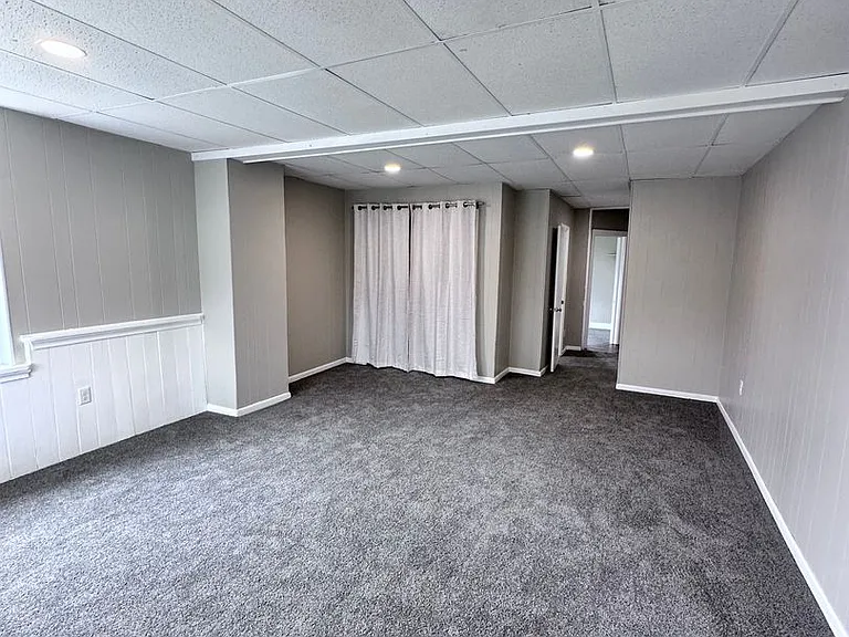 302-308 W Main St — Photo 11