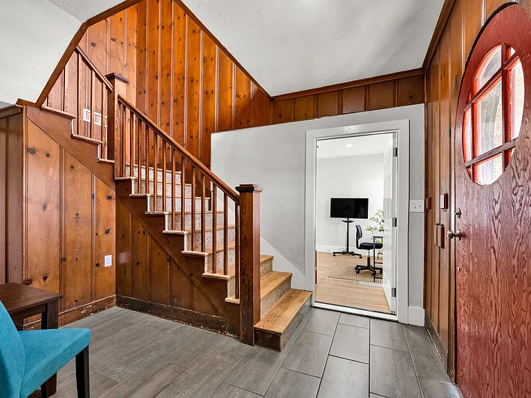 1003 W Cypress Ave — Photo 2