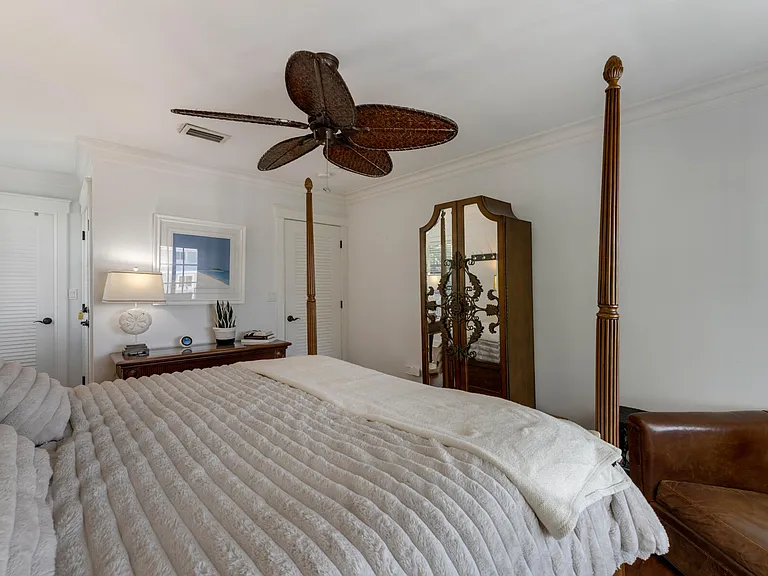 235 W Seaview Cir — Photo 26