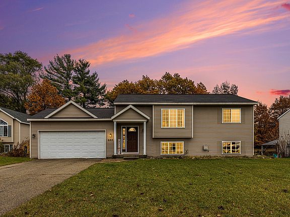 2nd image of 605 Birch Run St