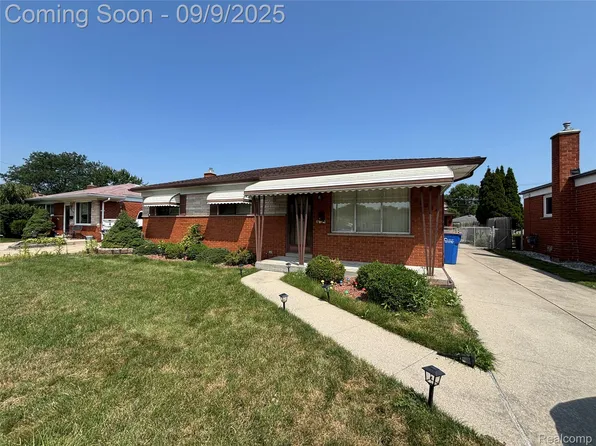 32334 Gloede Dr, Warren, MI 48088