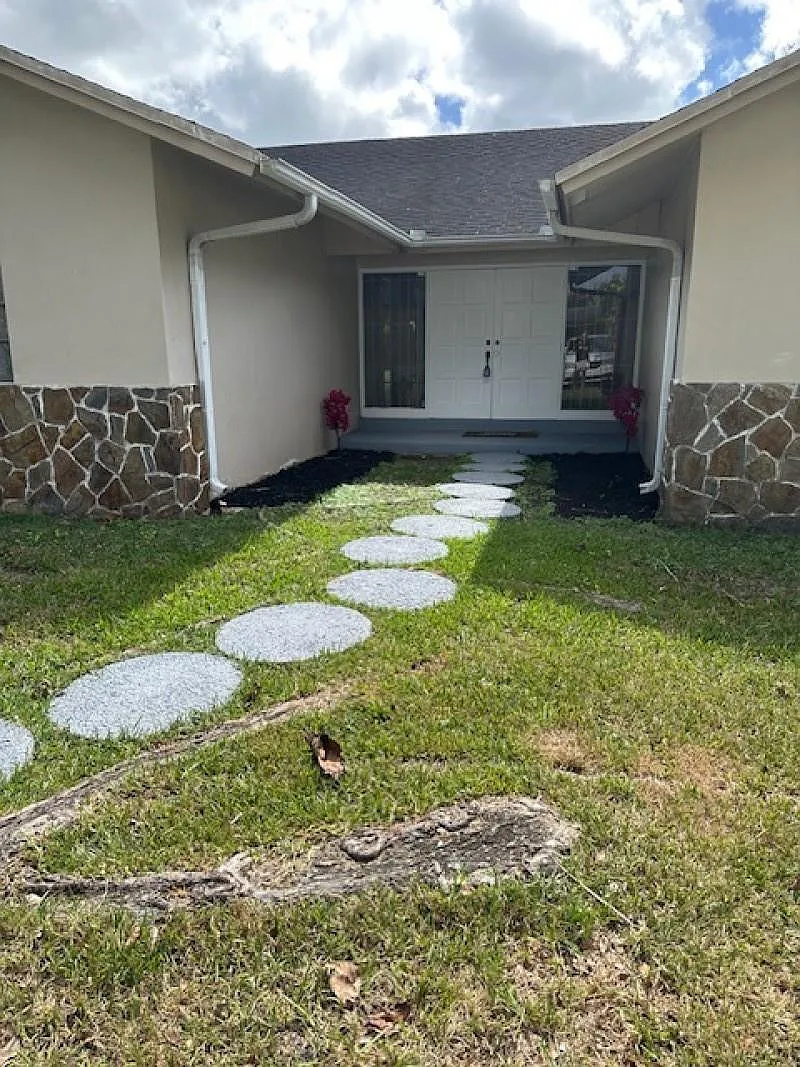 4 bed, 2.5 bath, 2592 sqft, $3,800 — Photo 1