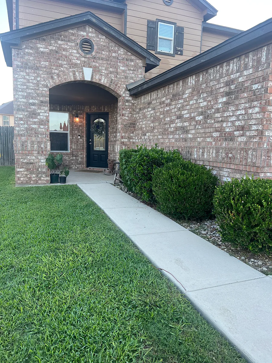 Building Photo - 445 Gina Dr
