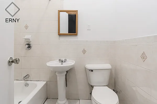 Rented by ERNY LLC | media 15