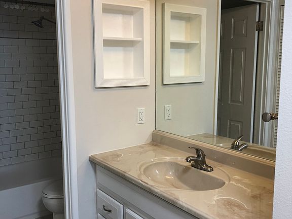 4th image of 4355 Maryland Ave APT 210