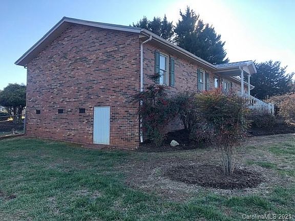 3rd image of 138 Dogwood Acres Ln