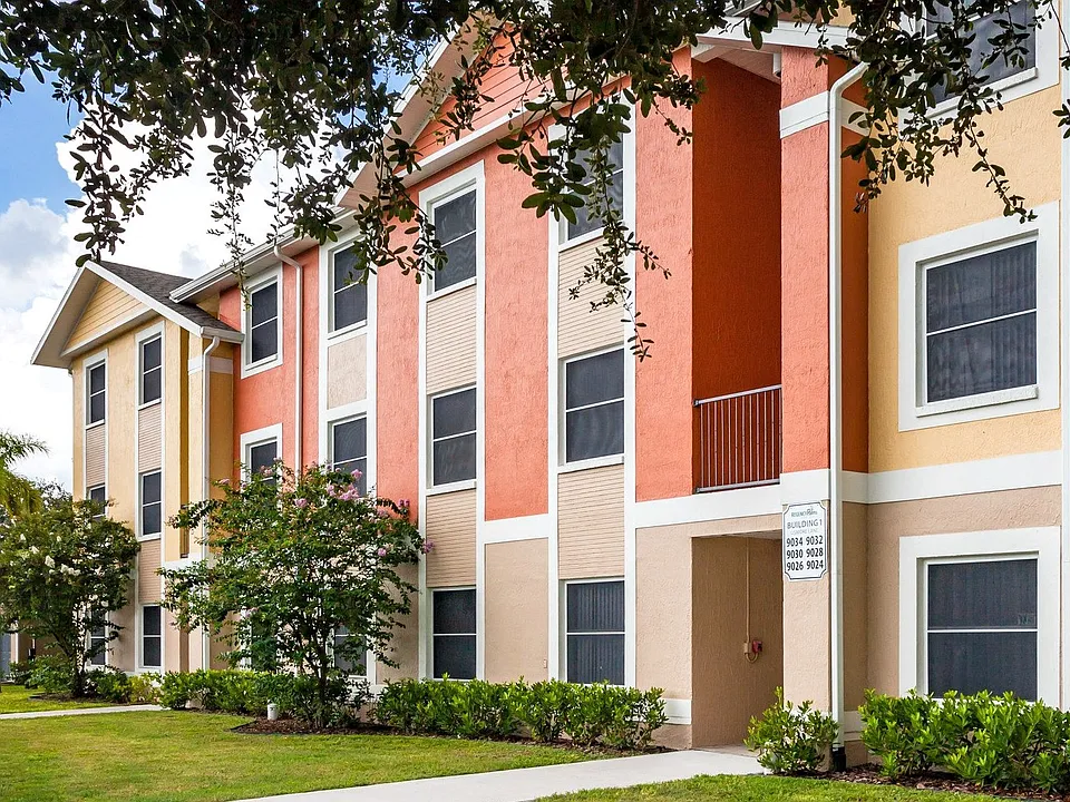 Regency Palms Apartments