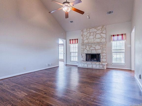 5th image of 5535 Circle Oak Dr.
