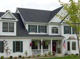 2890 Trail Crest Ln, Lindenhurst, IL 60046