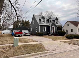 606 Oak St, Reinbeck, IA 50669