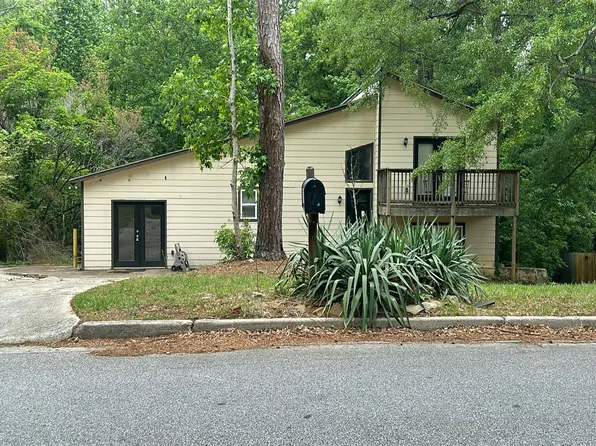 6817 Red Maple Dr, Rex, GA 30273