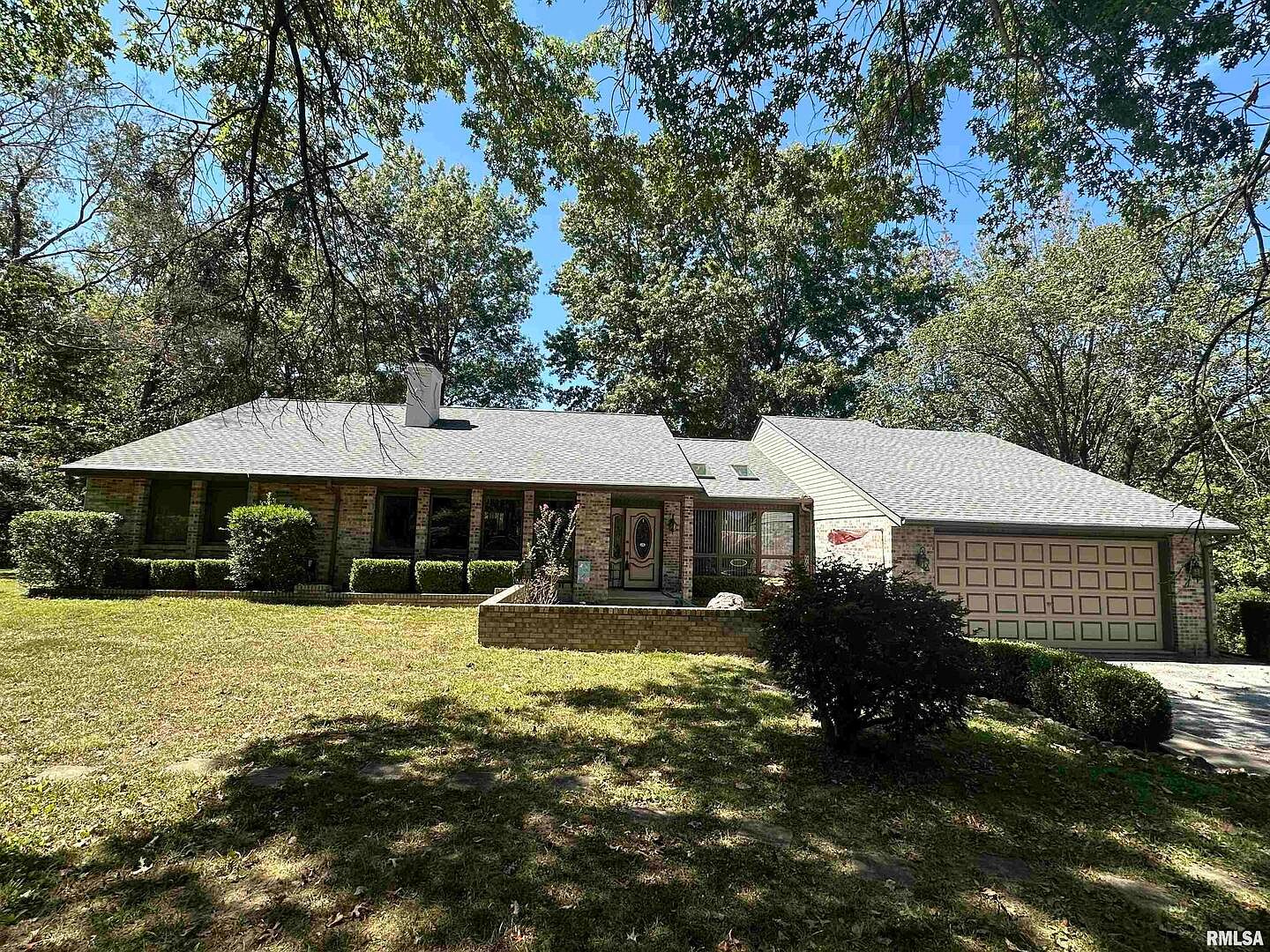 2381 Logan St, Murphysboro, IL 62966 | Zillow