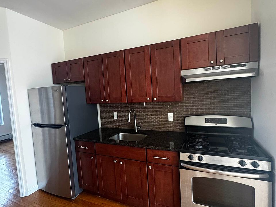 1st image of 49 Vernon Ave APT 2